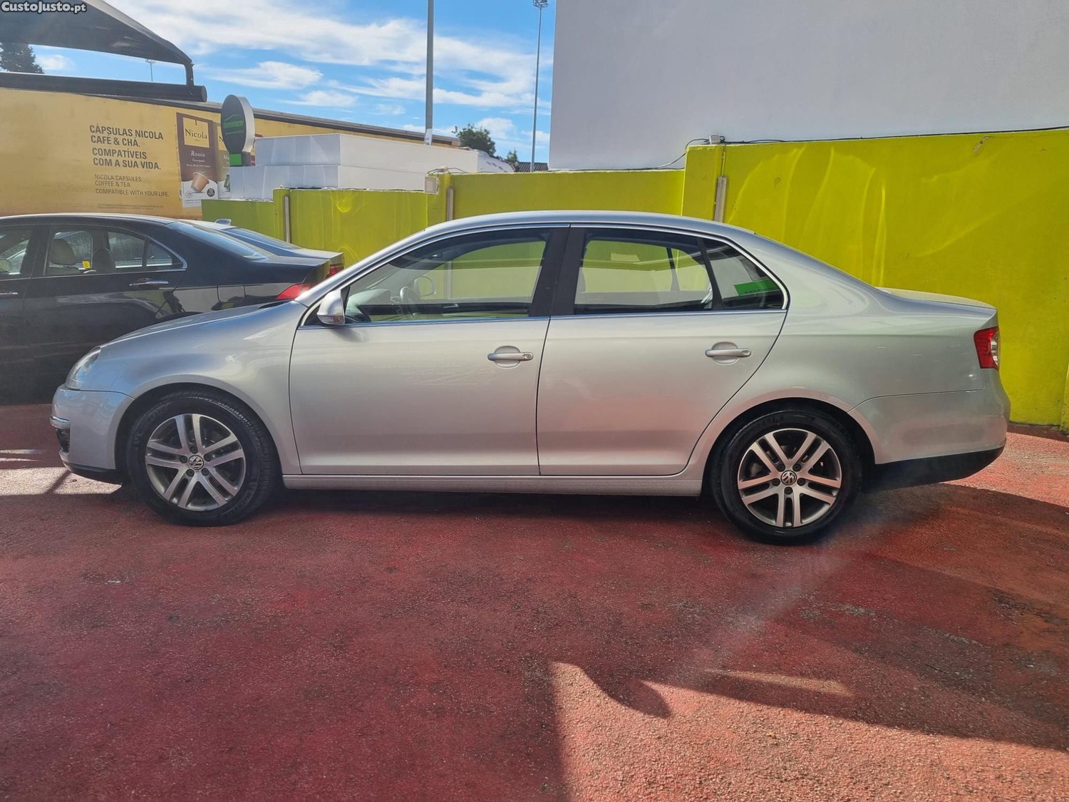 VW Jetta 1.9 TDi BlueMotion - 08 foto 4