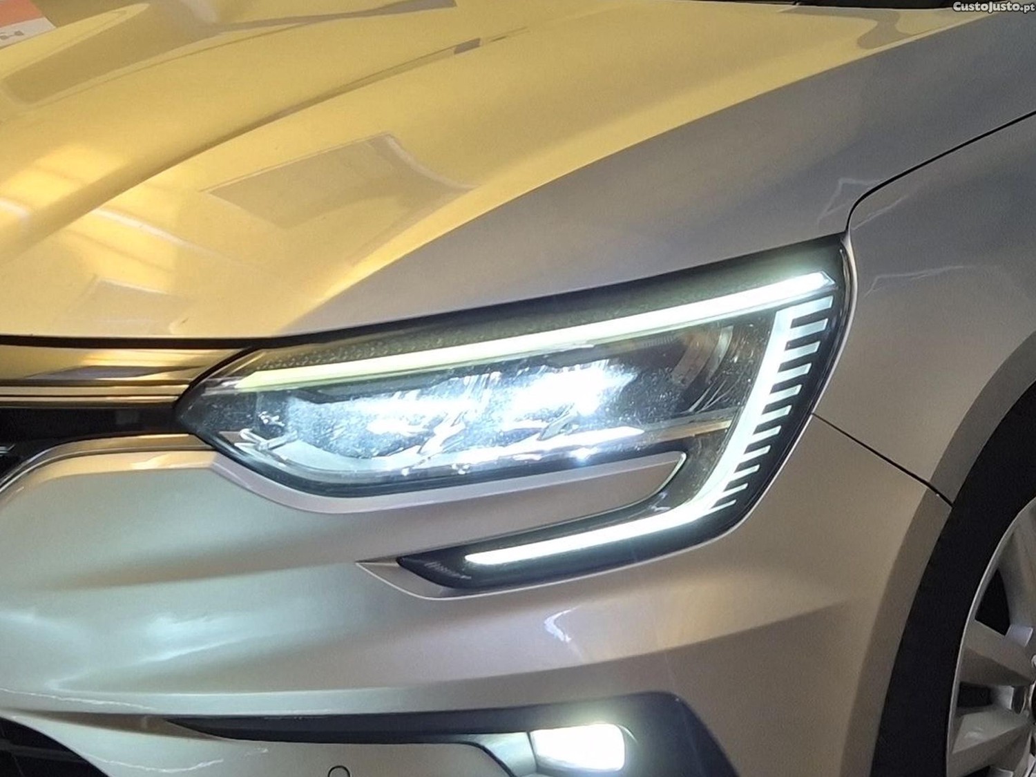 Renault Mégane Sport Tourer 1.5 Blue dCi - 23 — photo 5