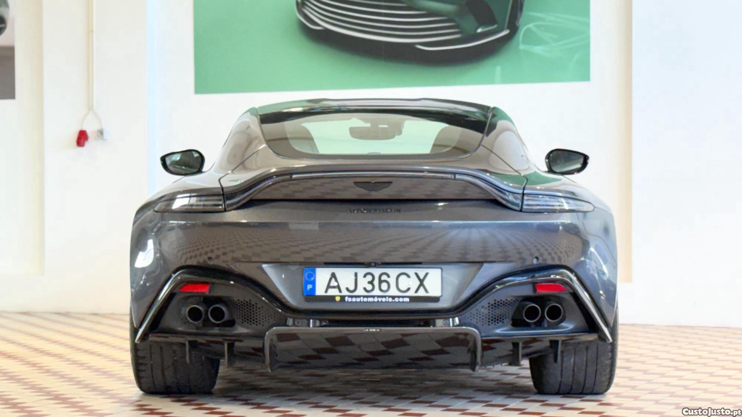 Aston Martin Vantage V8 Auto - 21 — photo 4