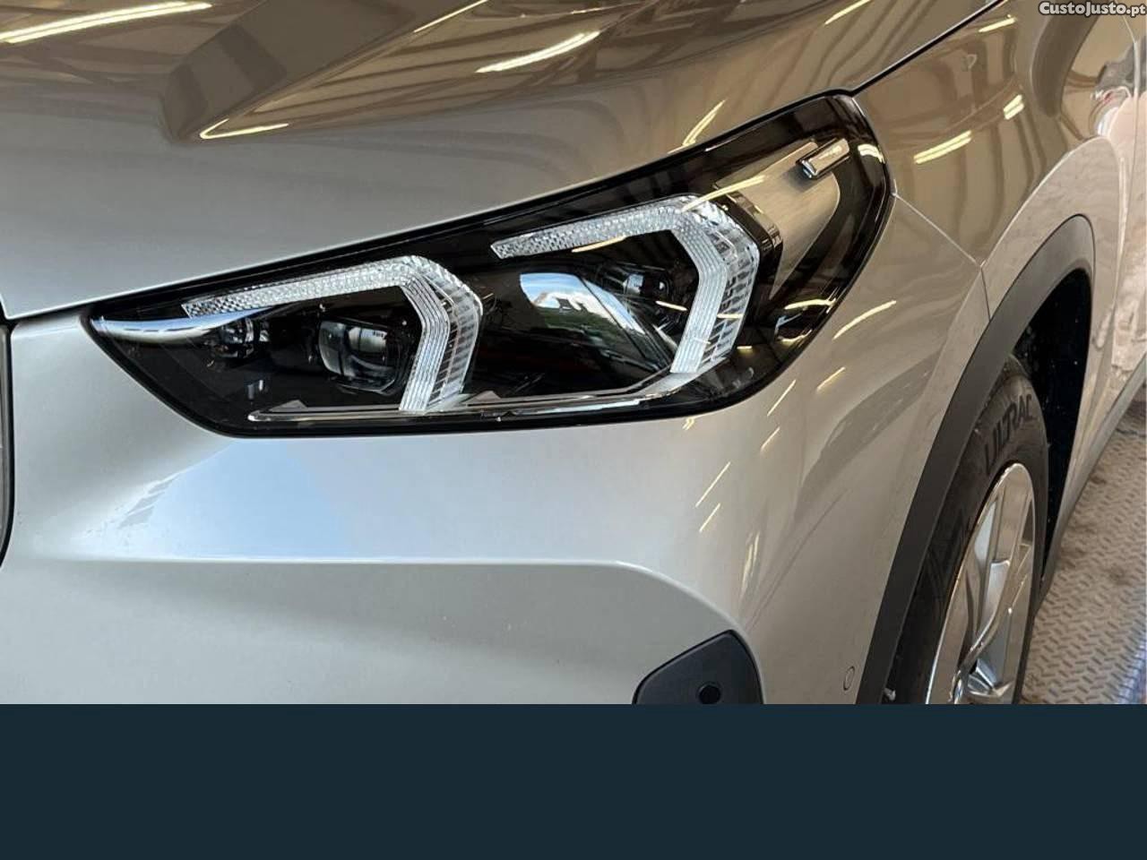 BMW iX1 xDrive30 - 23 — photo 2