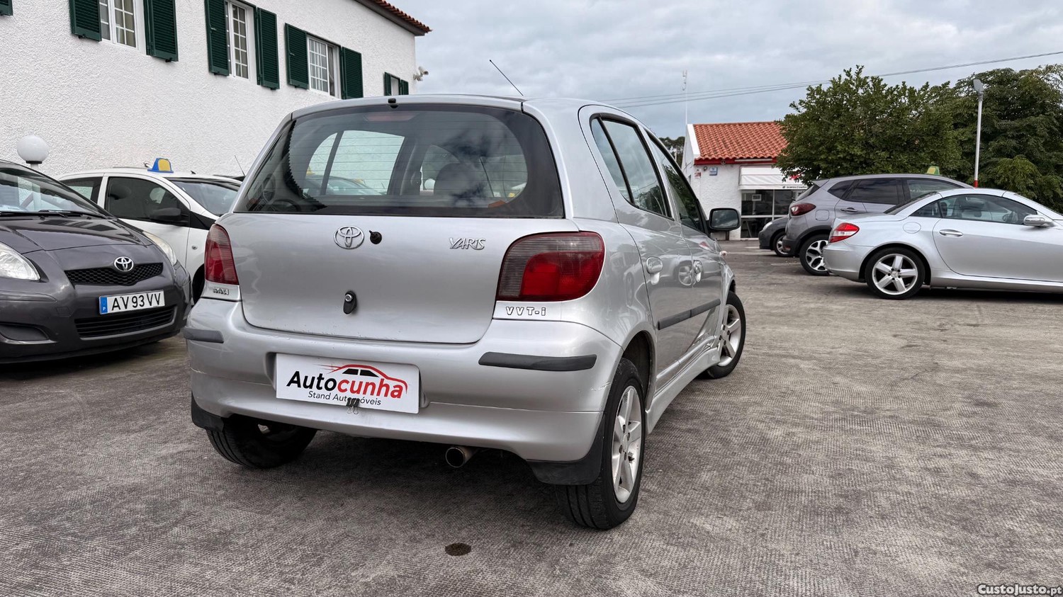 Toyota Yaris 1.0 SOL - 00 foto 5