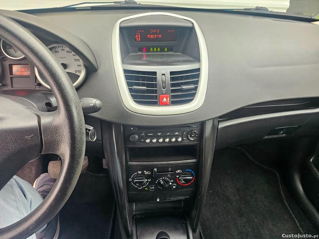 Peugeot 207 1.4i 16v 90cv 190.000km 11/2007 — fotografia 3