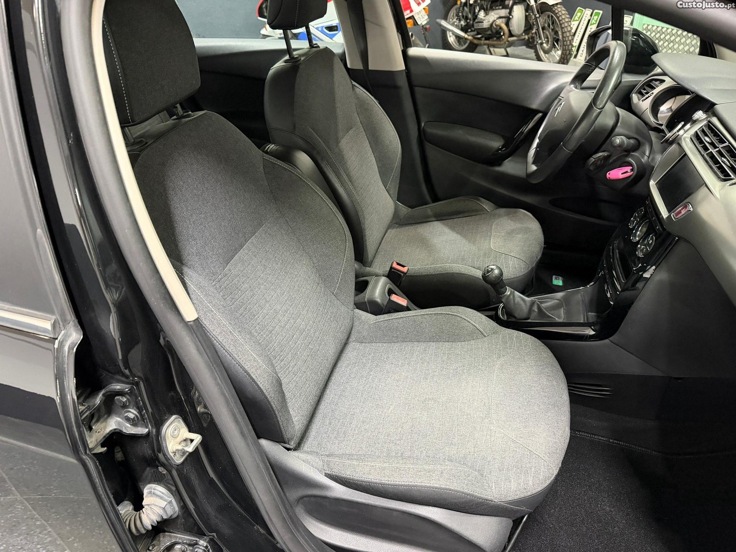 Citroën C3 1.6 BlueHDi Exclusive — fotografia 7