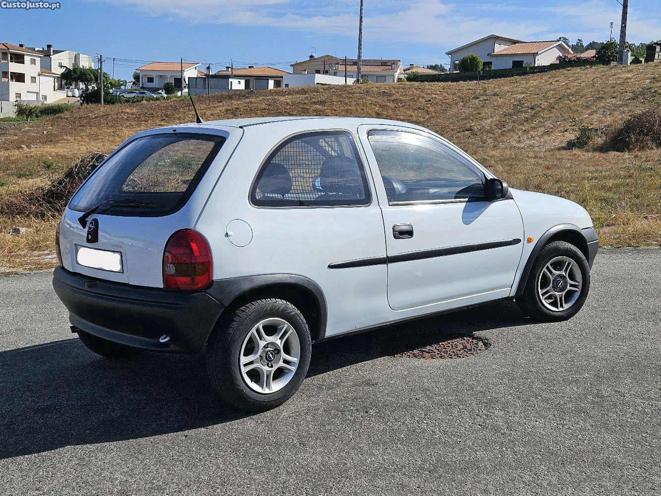 Opel Corsa B 1.7D — photo 3