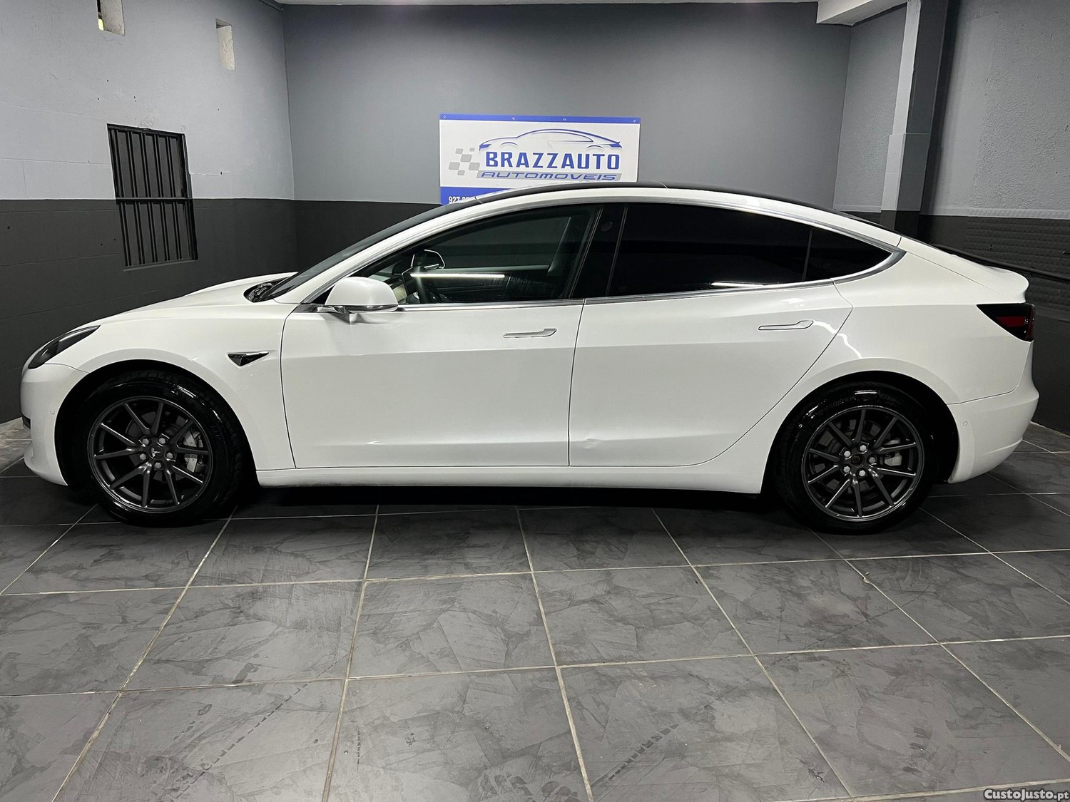 Tesla Model 3 Long-Range Dual Motor AWD — fotografia 15