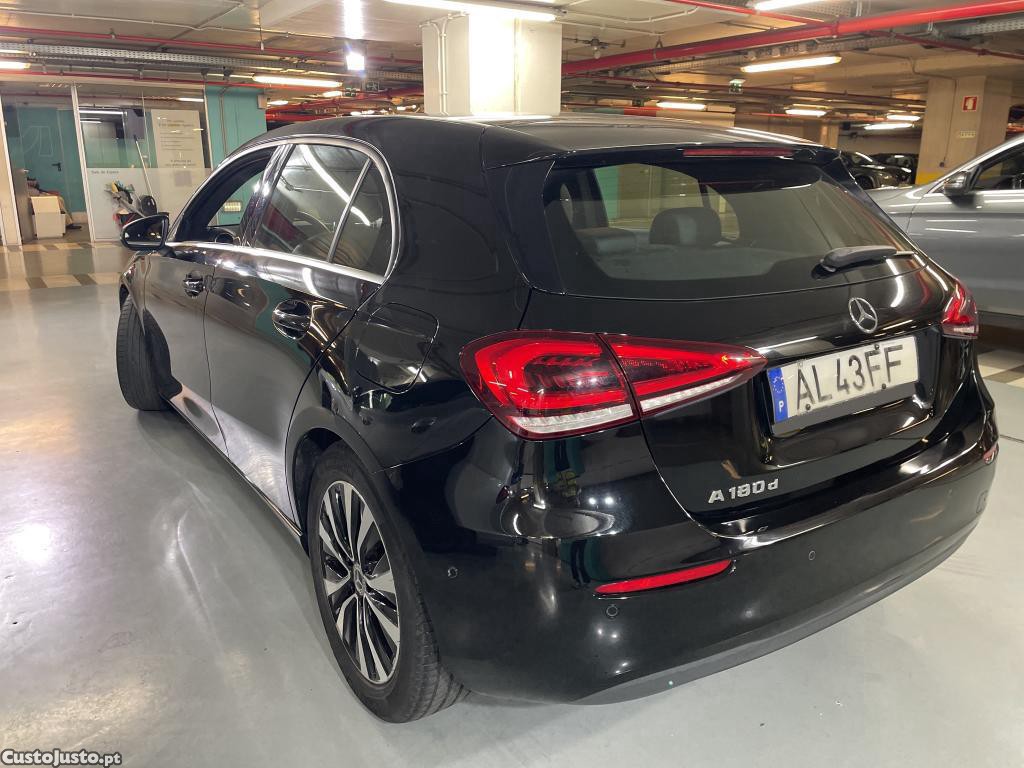 Mercedes-Benz A 180 d Style Plus Auto 2.0 116cv — fotografia 26