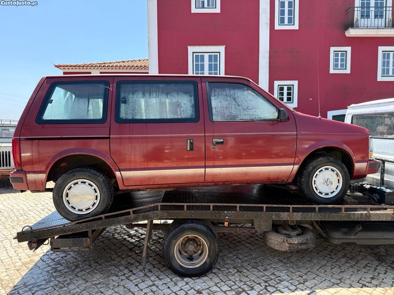 Dodge Caravan 1987 — fotografia 16