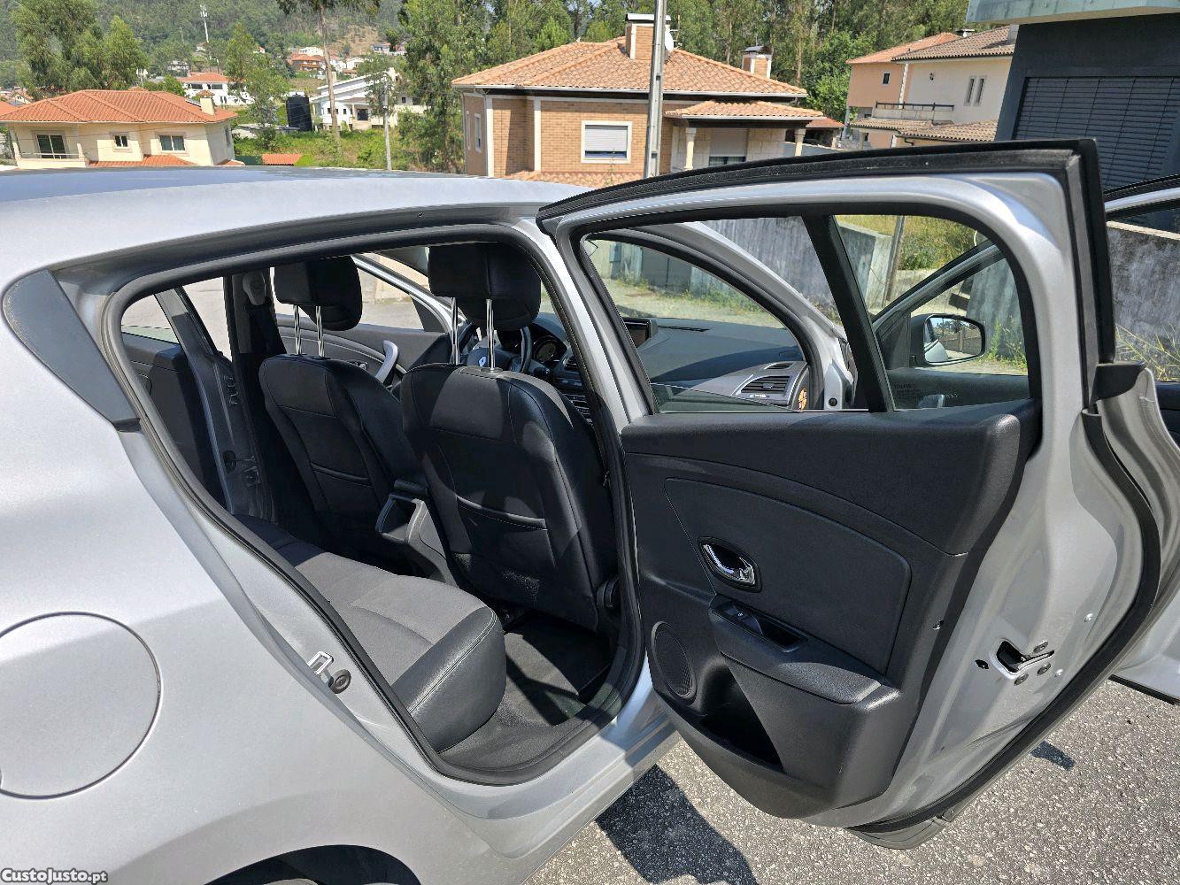 Renault Mégane megane lll 1.5 dci 110cv - 15 — photo 4
