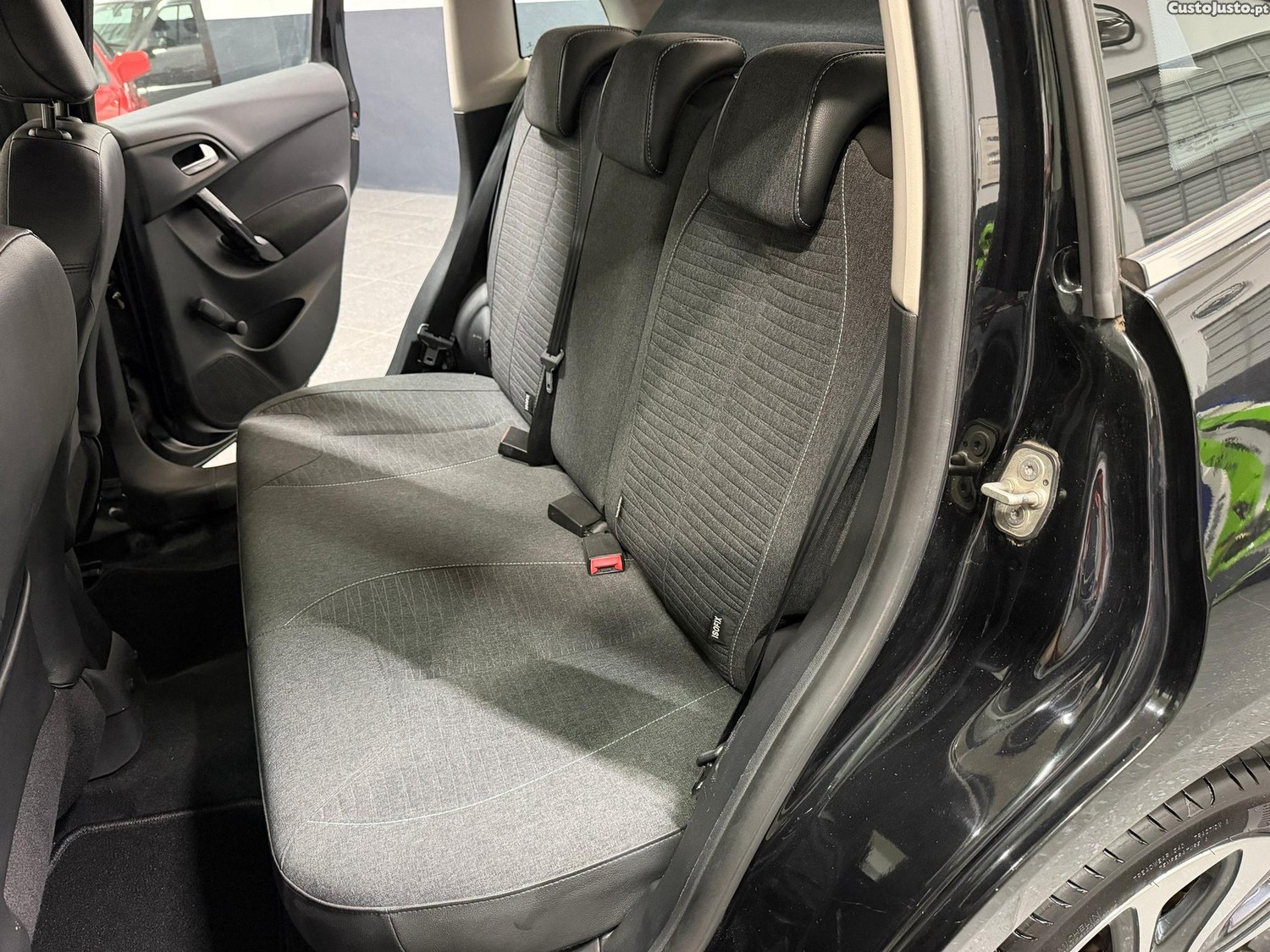 Citroën C3 1.6 BlueHDi Exclusive — fotografia 11