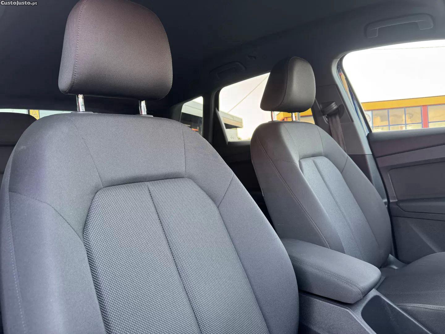 Audi Q4 40 82 kwh — fotografia 13