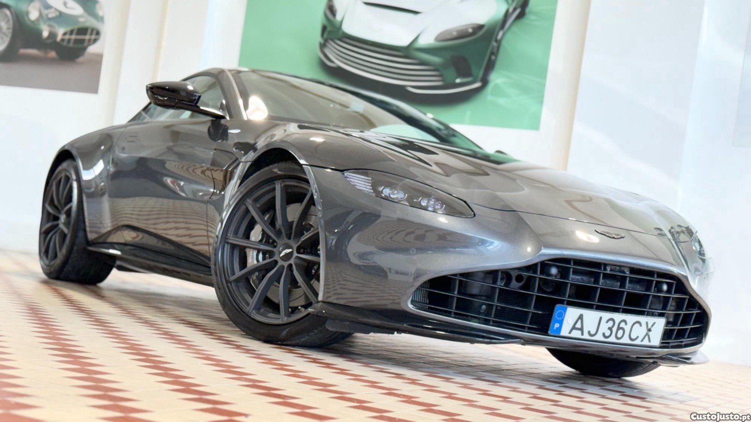 Aston Martin Vantage V8 Auto - 21 — photo 5