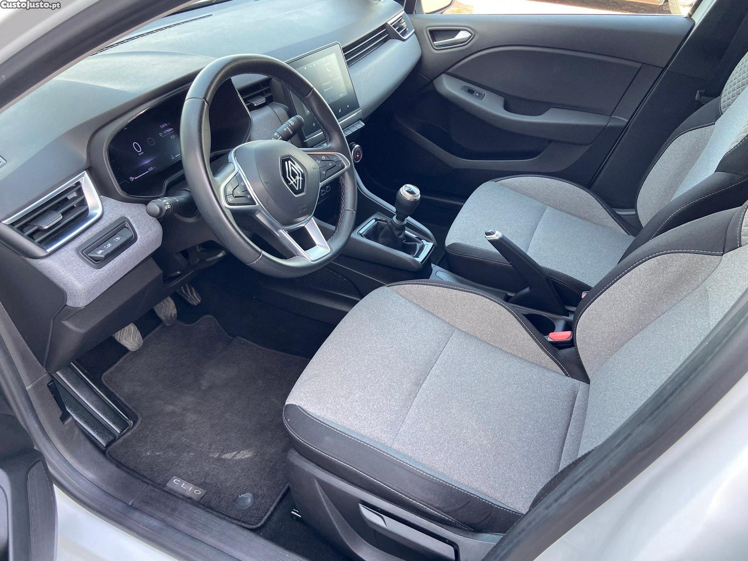 Renault Clio 1.0 TCe Evolution — fotografia 9