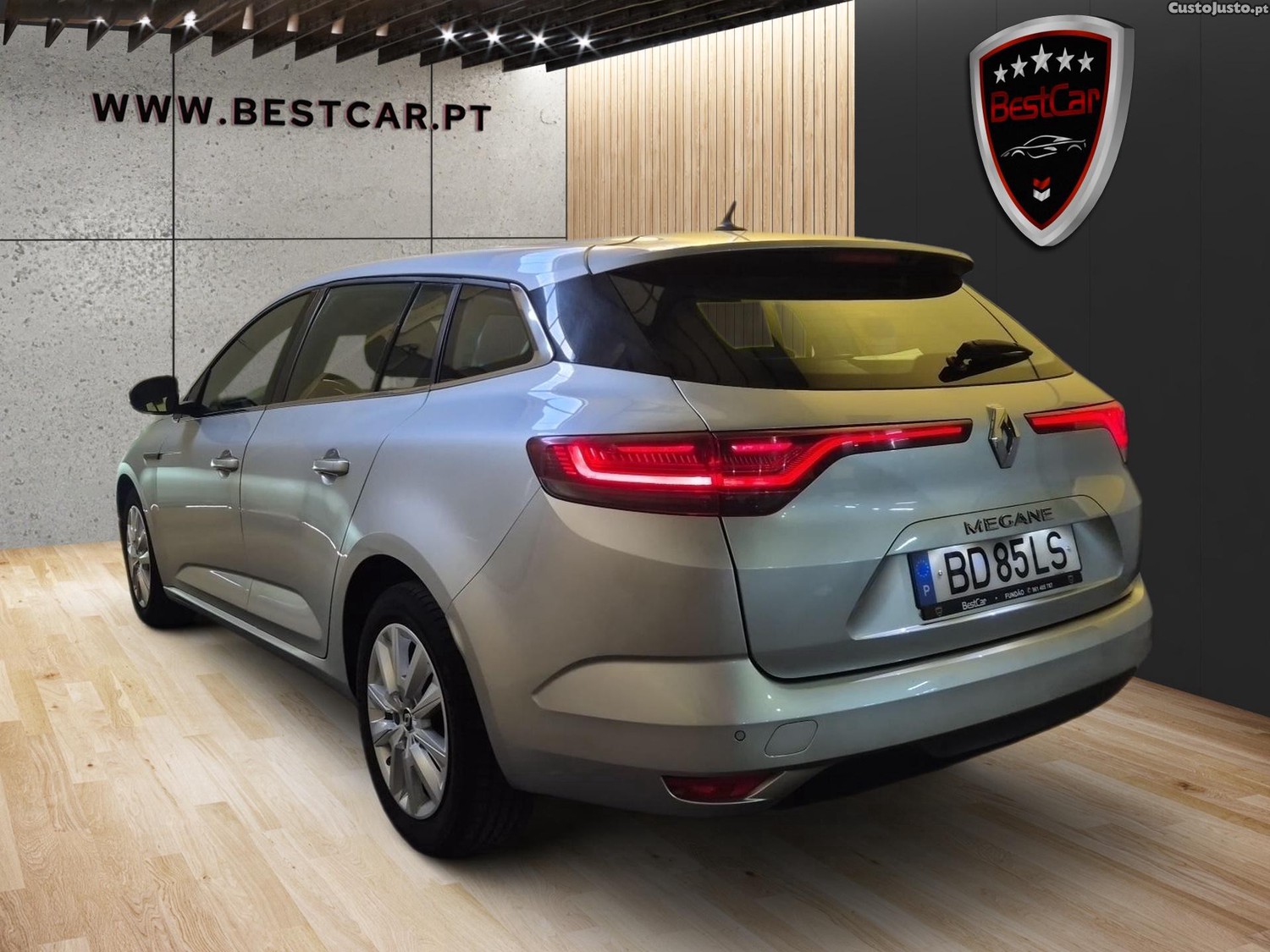 Renault Mégane Sport Tourer 1.5 Blue dCi - 23 — photo 4