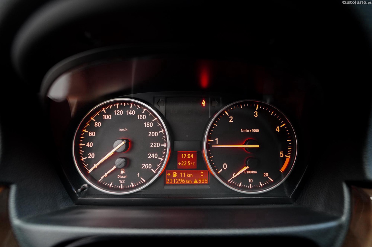 BMW 318 d E91 — fotografia 14