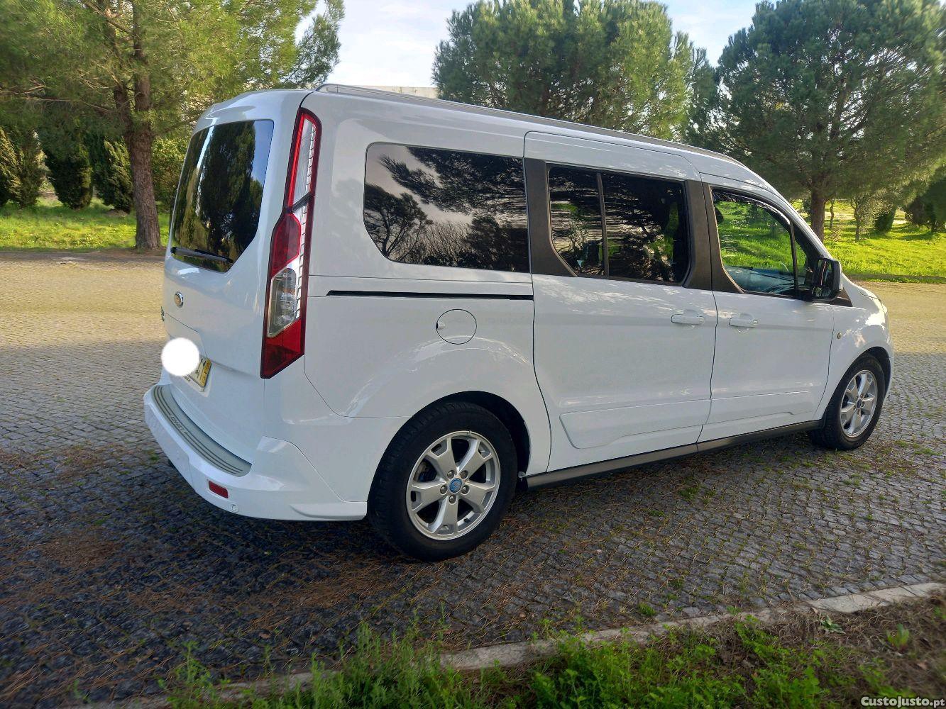 Ford Tourneo Connect 7 Lugares — photo 2