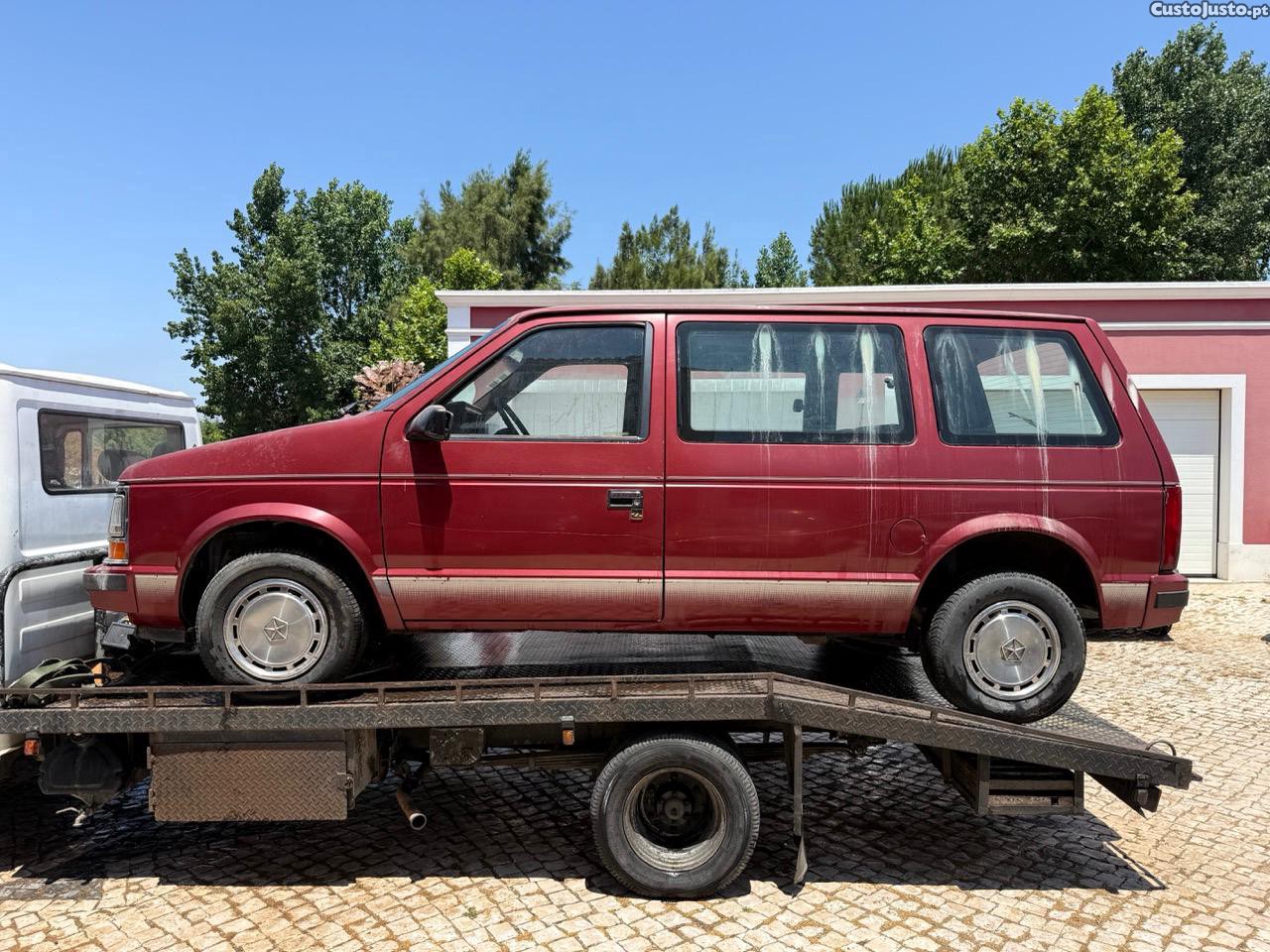 Dodge Caravan 1987 — fotografia 20