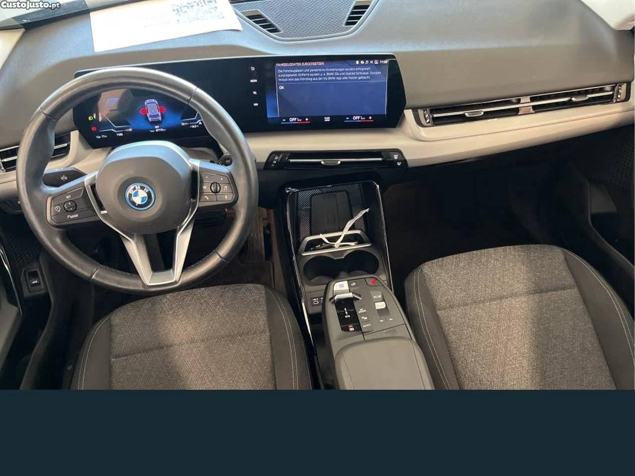 BMW iX1 xDrive30 - 23 — photo 5