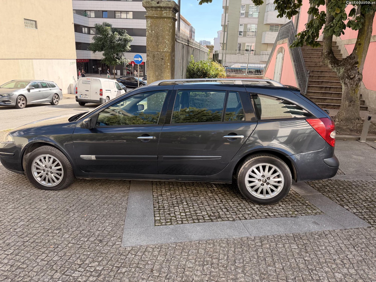Renault Laguna Break 1.9 dCi Dynamique Luxe — photo 2