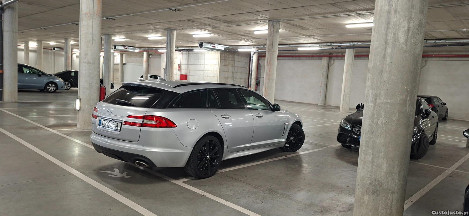 Jaguar XF R-Sport — photo 5