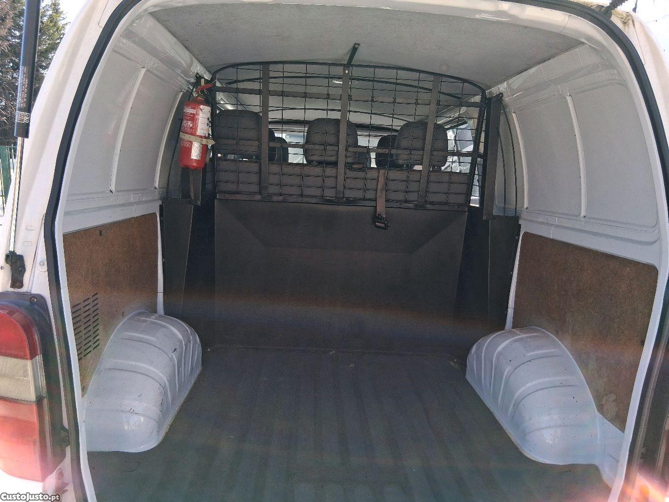 Toyota Hiace 9 lugares longa — fotografia 8