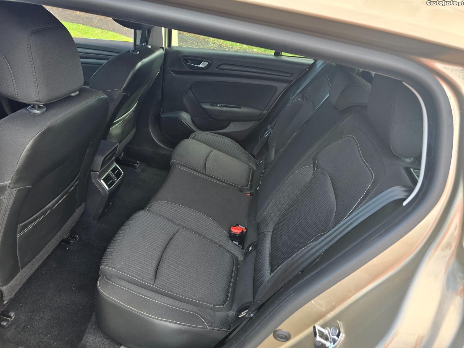 Renault Mégane RENAULT MÉGANE BREAK LIMITED 1.5 DE 2018. — fotografia 4