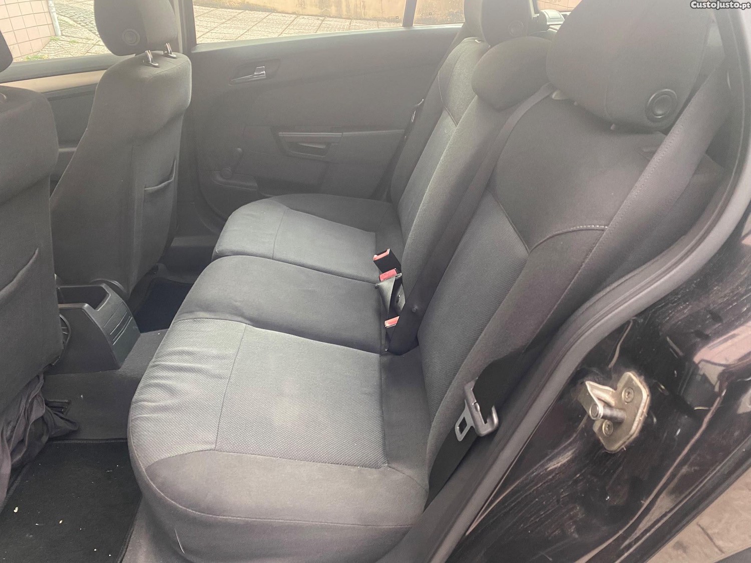 Opel Astra 1.3 cdti-90cv -AC — photo 3