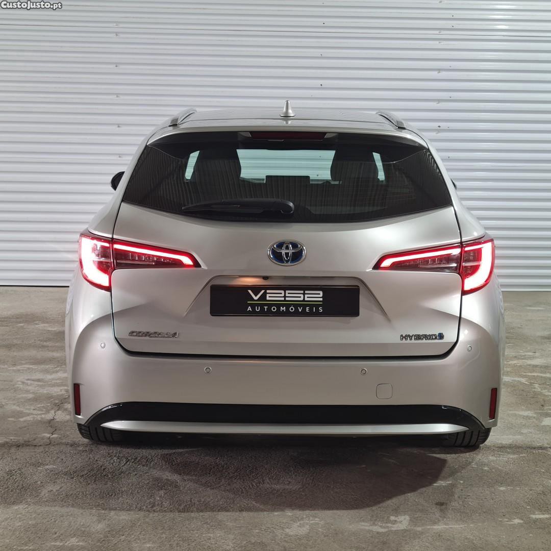 Toyota Corolla 1.8 Hybrid Comfort — fotografia 17