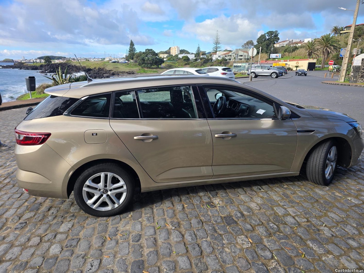 Renault Mégane RENAULT MÉGANE BREAK LIMITED 1.5 DE 2018. — fotografia 6