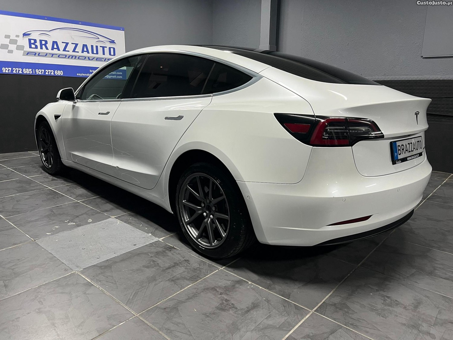 Tesla Model 3 Long-Range Dual Motor AWD — fotografia 11