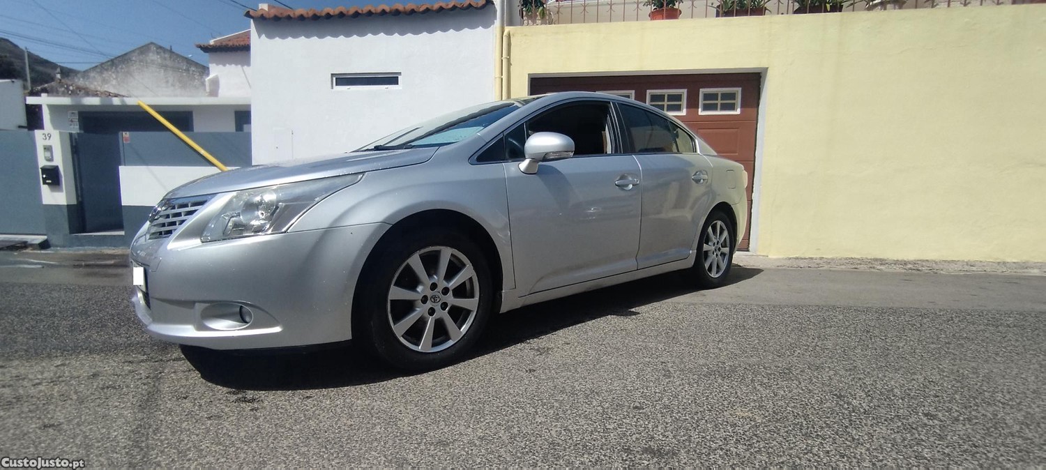 Toyota Avensis 2.0 D4D Exclusive 67000km unico dono — fotografia 8