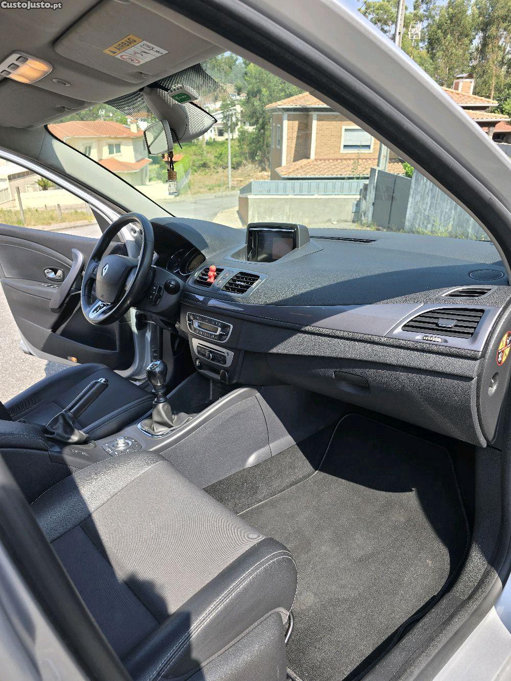 Renault Mégane megane lll 1.5 dci 110cv - 15 — photo 3