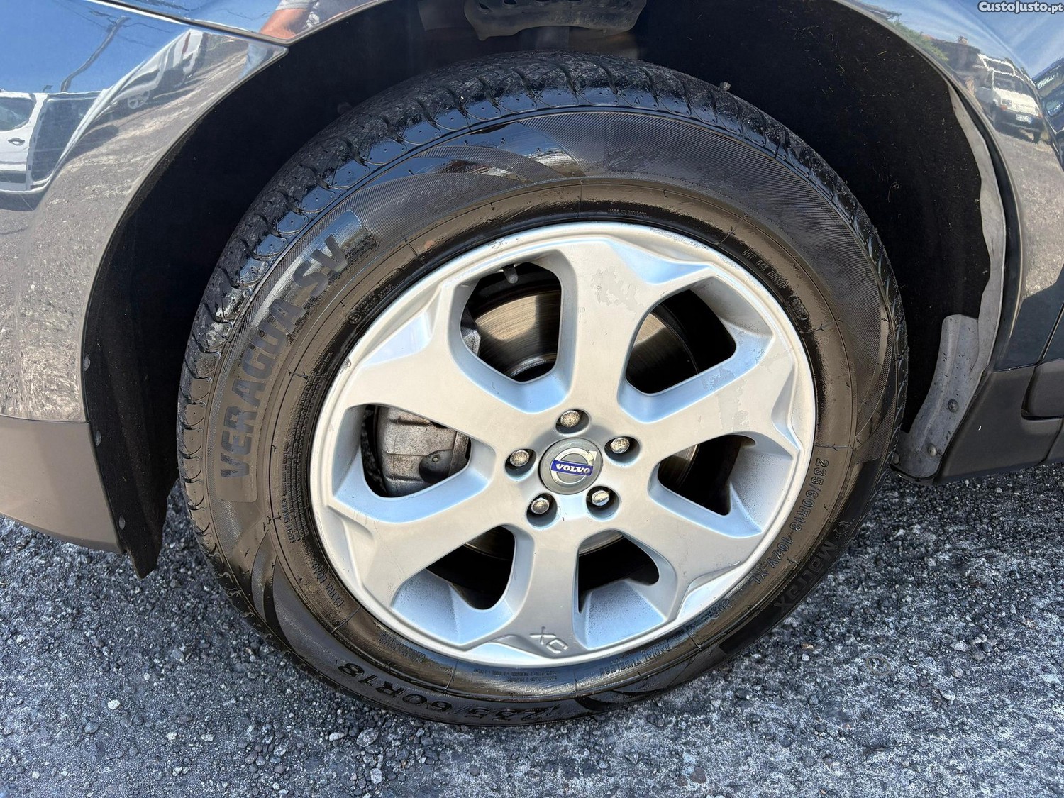 Volvo XC 60 2.4 D Drive Momentum — fotografia 17