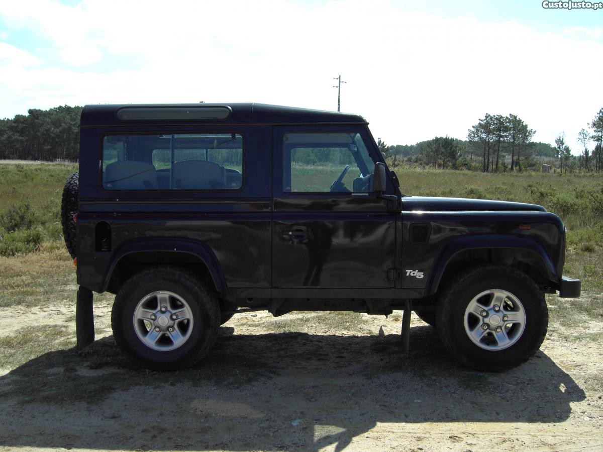 Land Rover Defender 90 TD5 - 00 — photo 3