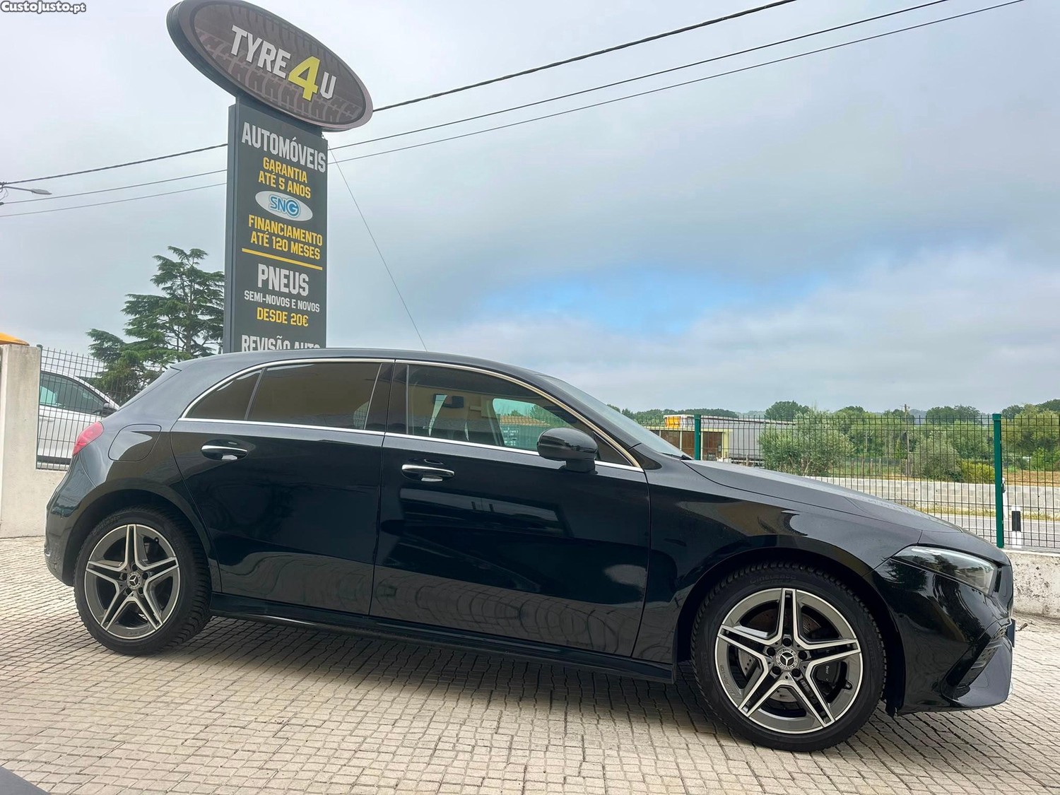 Mercedes-Benz A 250 e AMG Line — fotografia 3