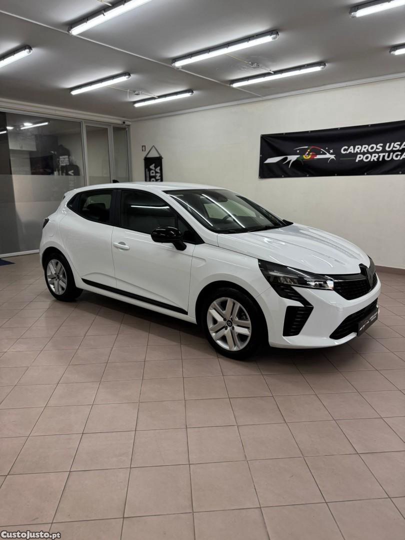 Renault Clio 1.0 TCe Evolution — fotografia 17
