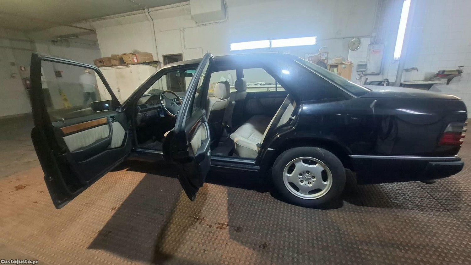 Mercedes-Benz 250 250 D Turbo W124 - 92 foto 2