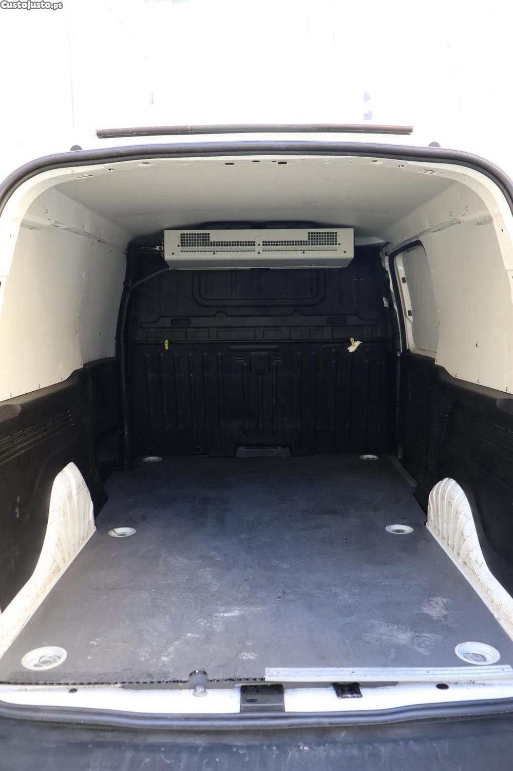 Peugeot Partner 1.5 Hdi 3 Lugares — fotografia 4
