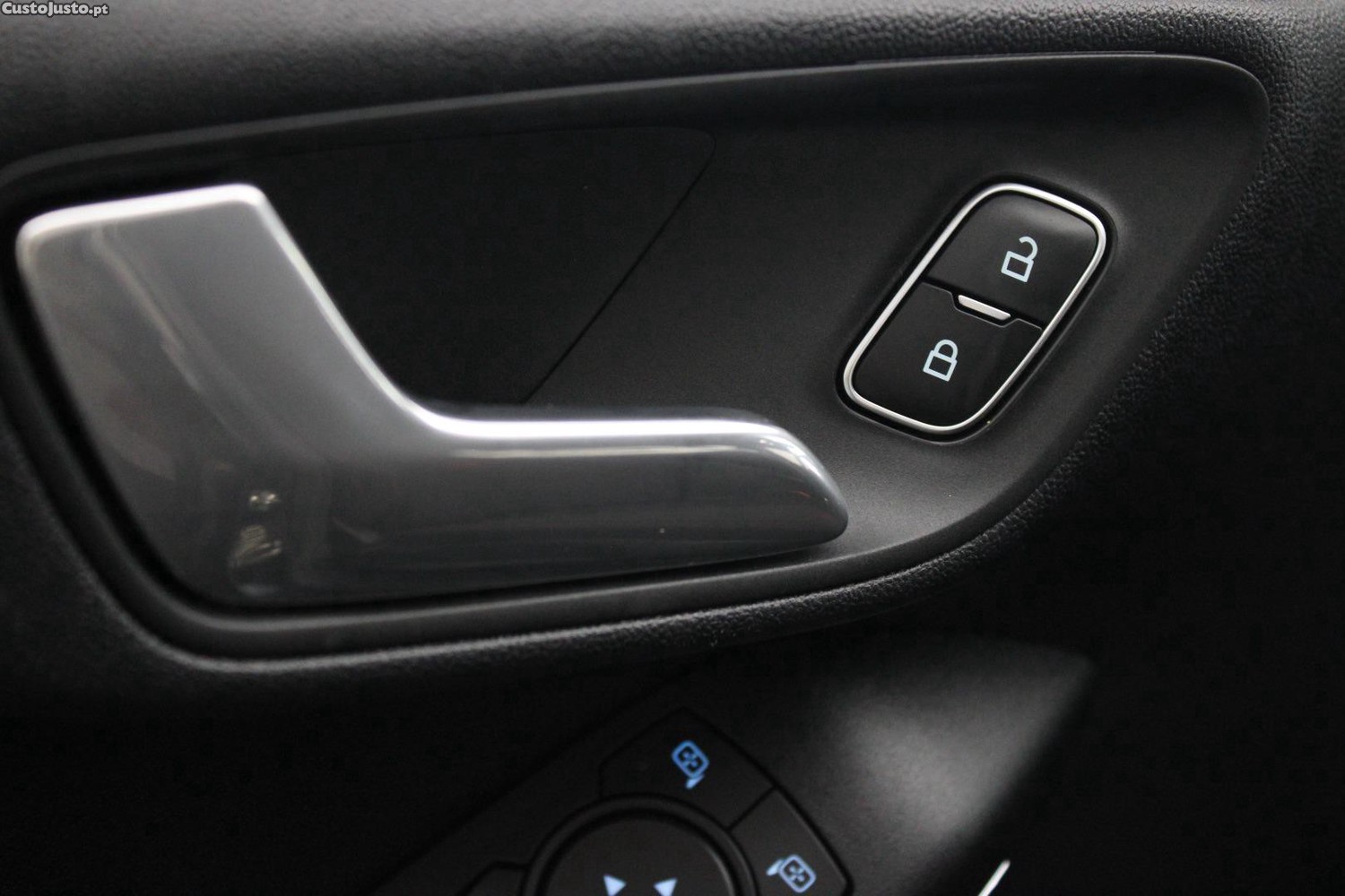 Ford Fiesta 1.0 ECOBOOST ST LINE — fotografia 13