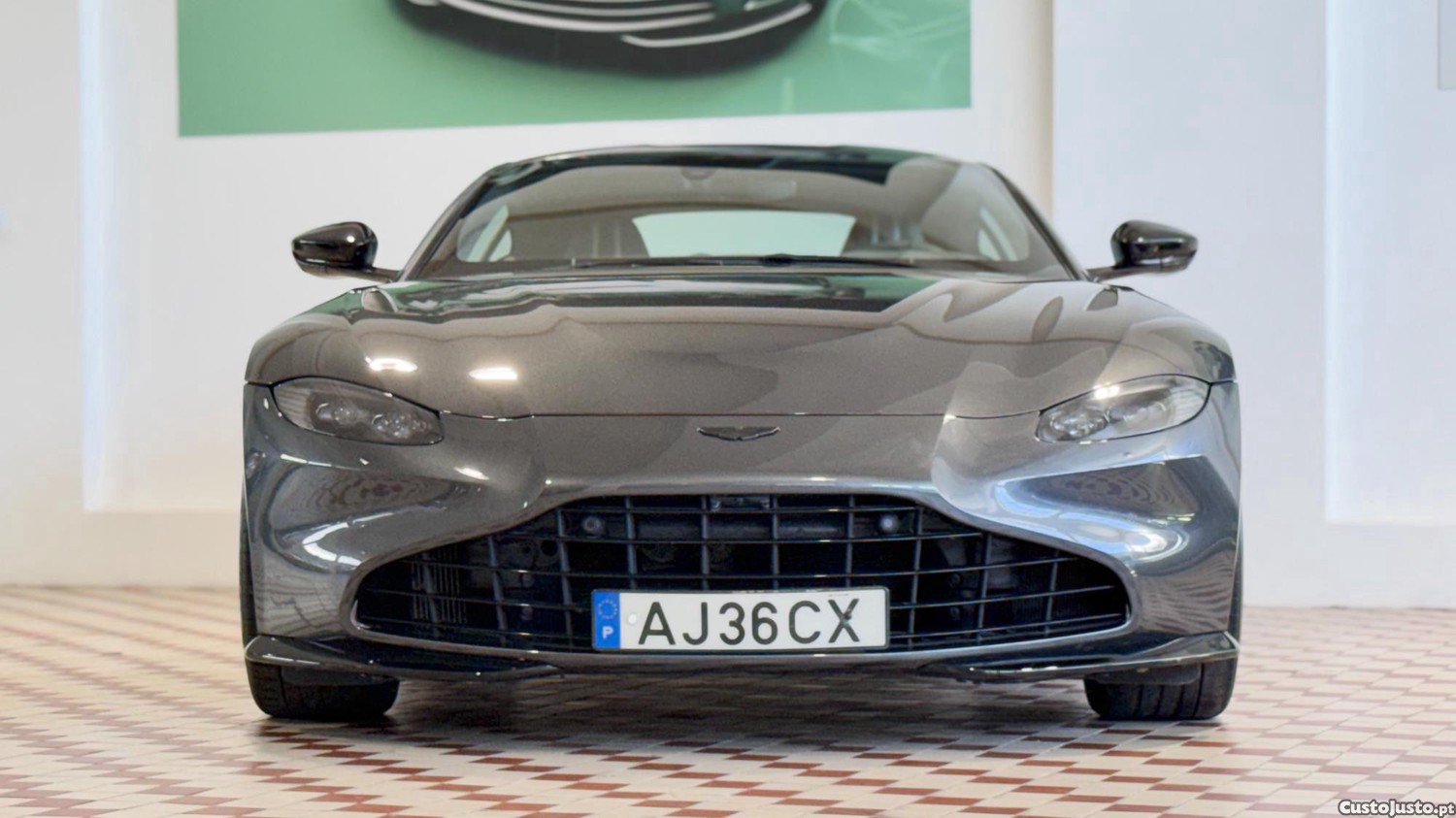 Aston Martin Vantage V8 Auto - 21 — photo 2