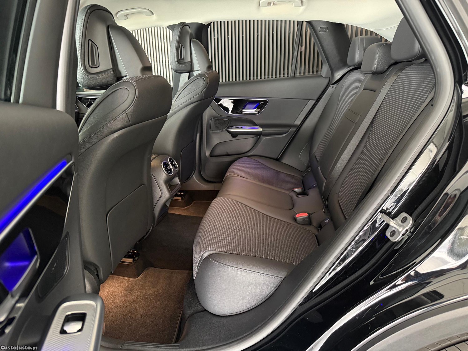 Mercedes-Benz GLC 220 D 4-MATIC AVANTGARD — fotografia 5