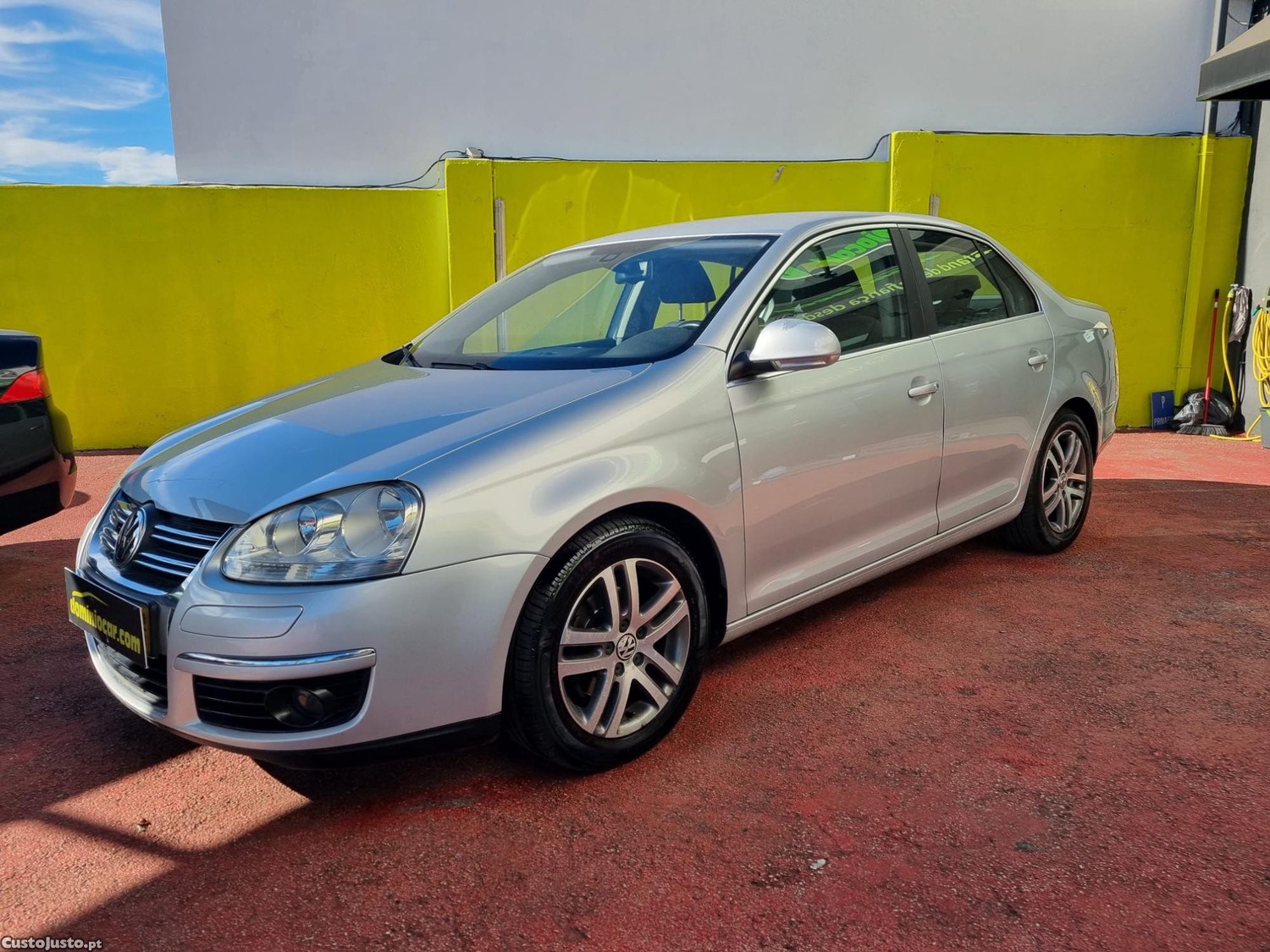 VW Jetta 1.9 TDi BlueMotion - 08