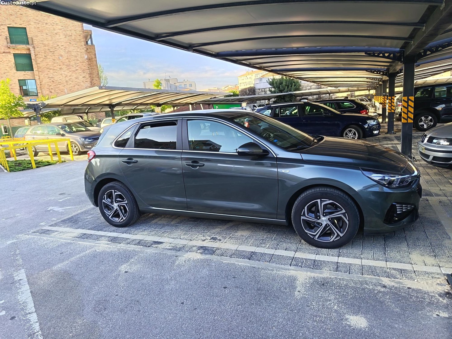 Hyundai i30 i 30 1.6 CRDI-21 eco hibrido HEV — photo 4
