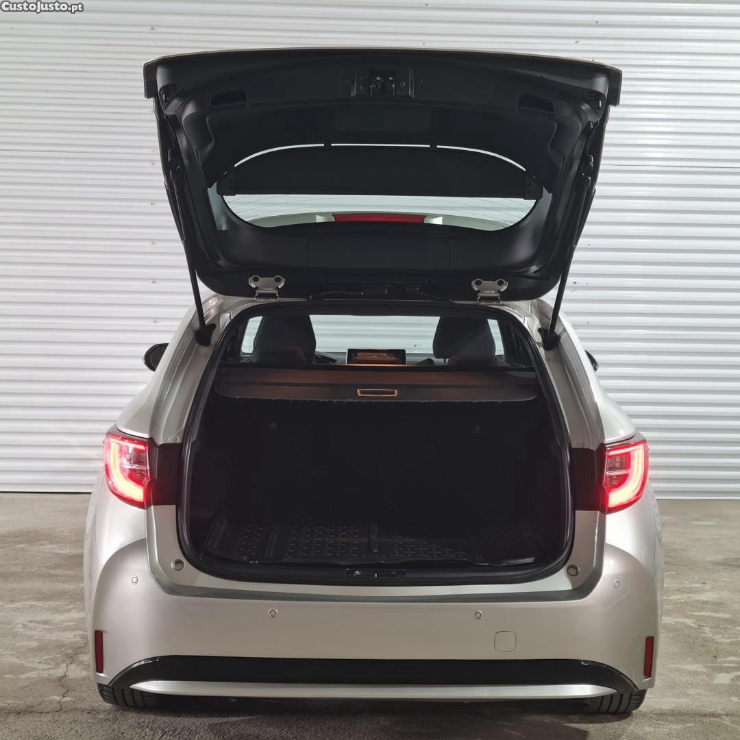 Toyota Corolla 1.8 Hybrid Comfort — fotografia 16
