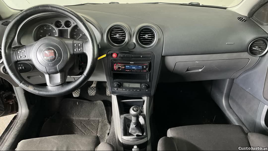 SEAT Ibiza 12V REFERENCE — fotografia 3