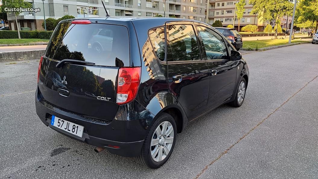 Mitsubishi Colt 1.1 — fotografia 5