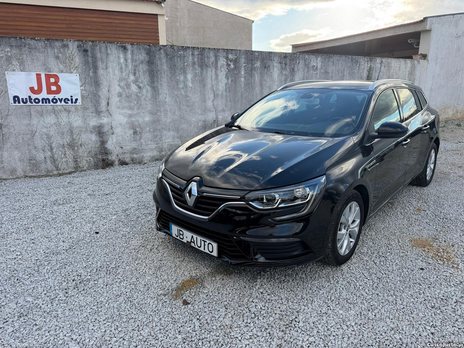 Renault Mégane Sport Tourer 1.5 Blue dCi Limited - 19 — photo 2