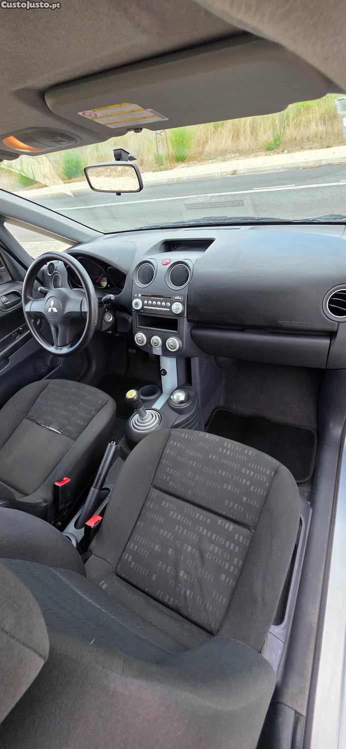 Mitsubishi Colt 1.1+AC — fotografia 6