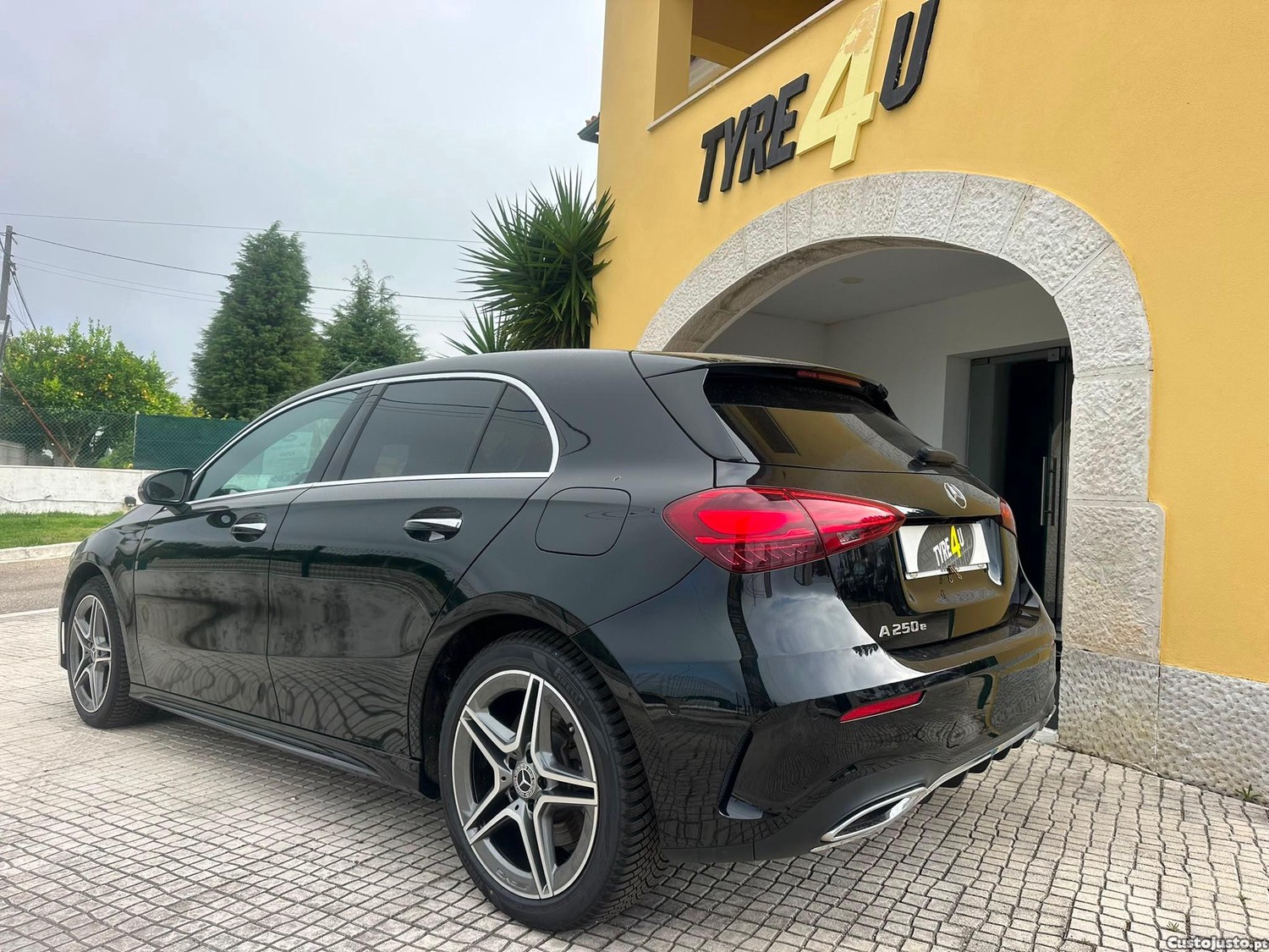 Mercedes-Benz A 250 e AMG Line — fotografia 12