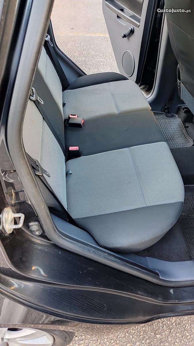Mitsubishi Colt 1.1 — fotografia 4