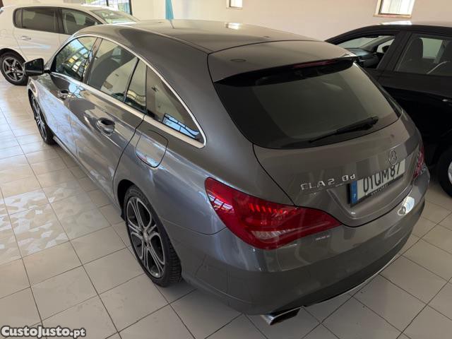 Mercedes-Benz CLA 200 D - 15 foto 3